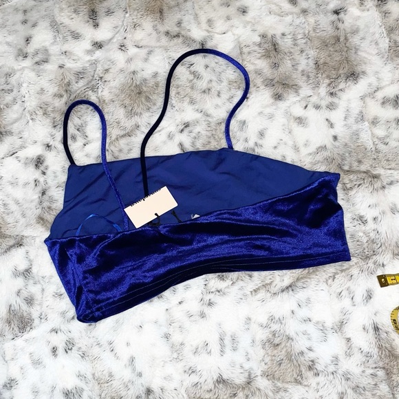 Revolve Superdown Mady Velvet Crop Top - Blue - Picture 6 of 6